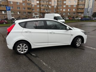 2015 Hyundai Solaris I Рестайлинг, белый, 1200000 рублей, вид 2