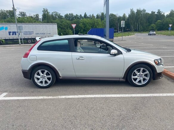 2007 Volvo C30 I, золотистый, 980000 рублей - вид 1