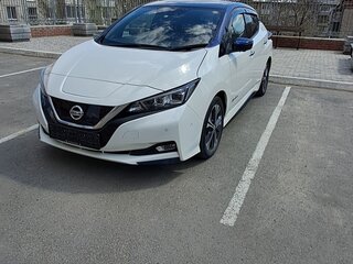 2017 Nissan Leaf II (ZE1), белый, 1550000 рублей, вид 2