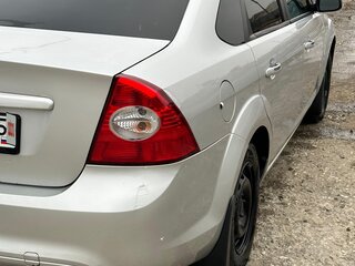 2011 Ford Focus II Рестайлинг, серебристый, 760000 рублей, вид 3