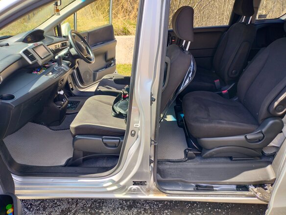 2012 Honda Freed I Рестайлинг, серебристый, 1035000 рублей - вид 9