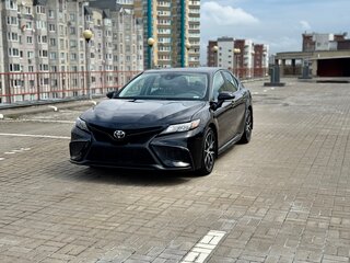 2024 Toyota Camry US Market VIII (XV70) Рестайлинг, чёрный, 3300000 рублей, вид 4