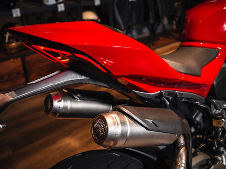 2026 Ducati Streetfighter V2, красный, 2390000 рублей, вид 4