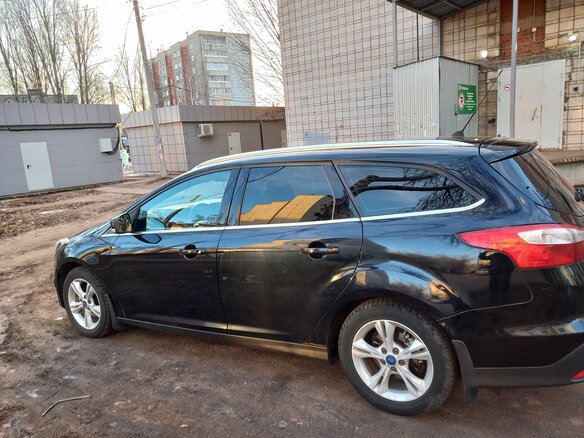 2012 Ford Focus III, чёрный, 800000 рублей - вид 2