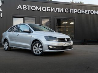 2016 Volkswagen Polo V Рестайлинг, серебристый, 870000 рублей, вид 3
