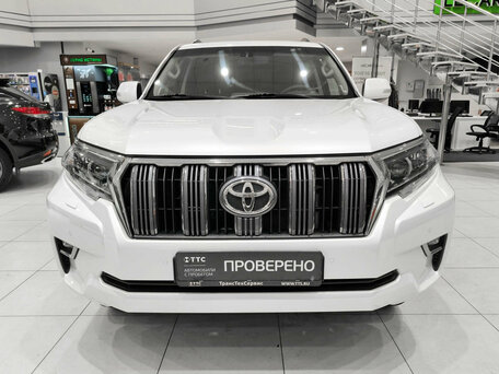 2018 Toyota Land Cruiser Prado 150 Series Рестайлинг 2, белый, 5199000 рублей, вид 2