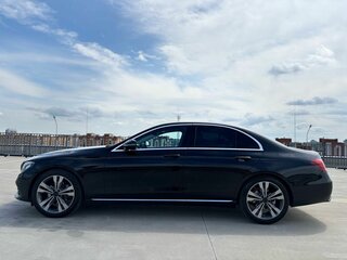 2016 Mercedes-Benz E-Класс 200 V (W213, S213, C238), чёрный, 2169000 рублей, вид 2