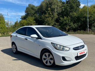 2013 Hyundai Solaris I, белый, 610000 рублей, вид 2