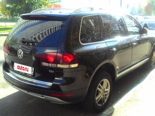 2009 Volkswagen Touareg I Рестайлинг, чёрный, 880000 рублей, вид 2