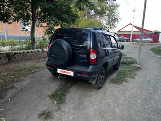 2012 Chevrolet Niva I Рестайлинг, чёрный, 370000 рублей, вид 3