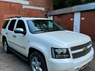 2013 Chevrolet Tahoe 6AT III, белый, 3000000 рублей, вид 3