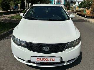 2012 Kia Cerato 6-speed II, белый, 740000 рублей, вид 2