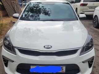 2019 Kia Rio IV, белый, 1390000 рублей, вид 1