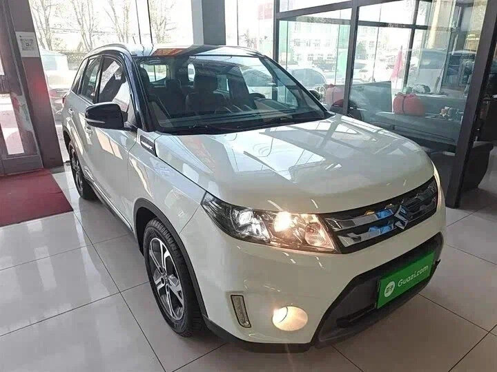 Открыть фотографии: Suzuki Vitara II