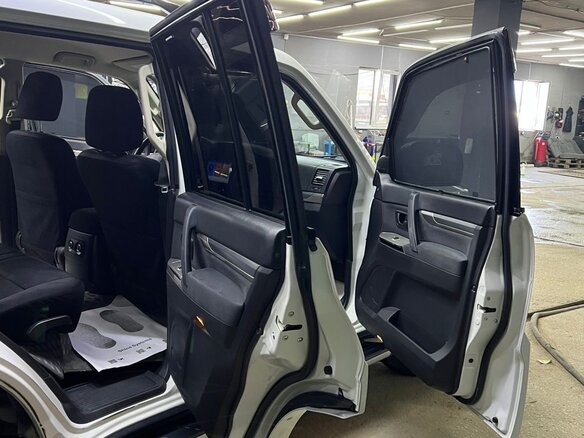 2014 Mitsubishi Pajero IV Рестайлинг 2, белый, 2400000 рублей - вид 4