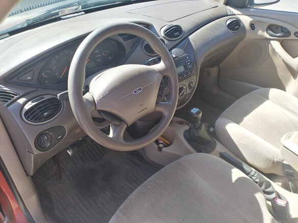 2000 Ford Focus I (North America), красный, 255000 рублей - вид 4