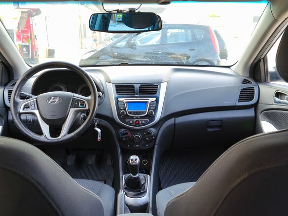 2011 Hyundai Solaris I, серебристый, 630000 рублей - вид 7