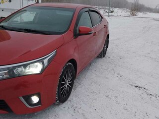 2015 Toyota Corolla XI (E160, E170, E180), красный, 1690000 рублей, вид 1