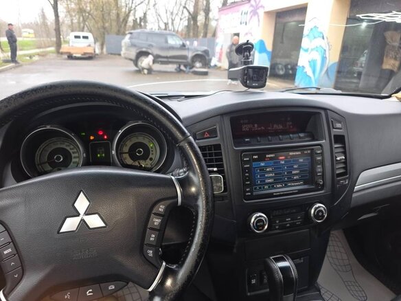 2011 Mitsubishi Pajero IV Рестайлинг 1, серебристый, 2100000 рублей - вид 12