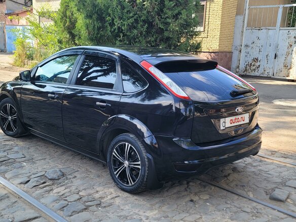 2011 Ford Focus II Рестайлинг, чёрный, 570000 рублей - вид 3