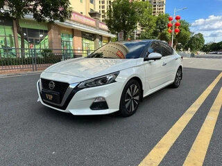 2021 Nissan Altima VI (L34), белый, 1637000 рублей, вид 1