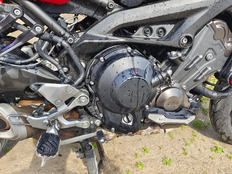2015 Yamaha MT-09 Tracer (FJ-09), красный, 600000 рублей, вид 5