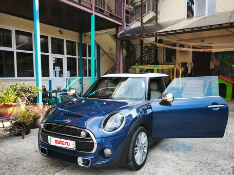 2017 Mini Hatch Cooper S III (F55/F56), синий, 1760000 рублей, вид 4