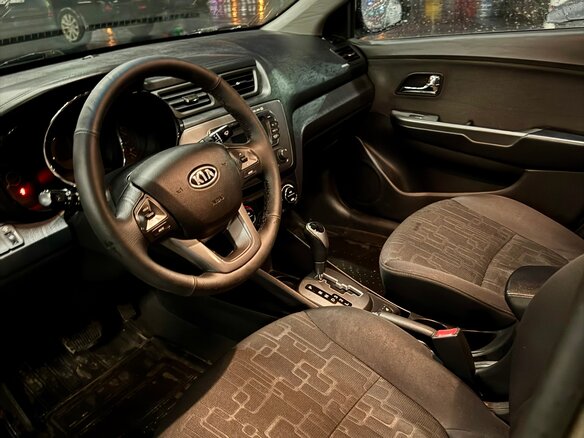 2012 Kia Rio 4-speed III, бежевый - вид 18