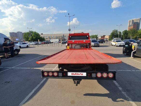 2016 Iveco Daily, чёрный, 4500000 рублей - вид 3