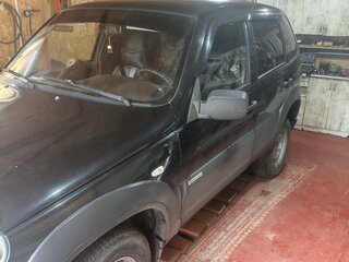 2011 Chevrolet Niva I Рестайлинг, чёрный, 280000 рублей, вид 5