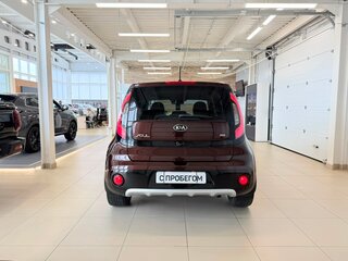 2017 Kia Soul II Рестайлинг, коричневый, 1639000 рублей, вид 5