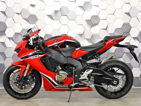 2017 Honda CBR 1000 RR/RA Fireblade, красный, 1377000 рублей, вид 4