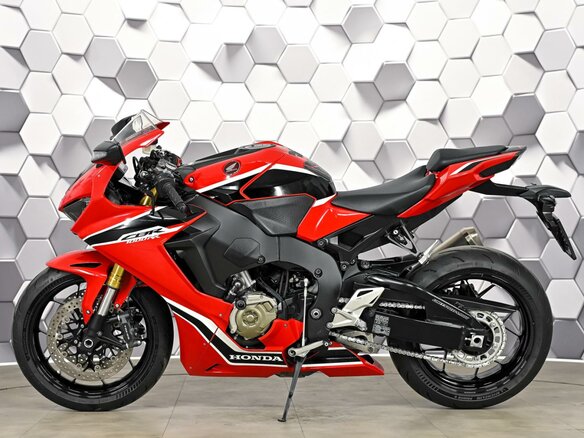 2017 Honda CBR 1000 RR/RA Fireblade, красный, 1377000 рублей - вид 3