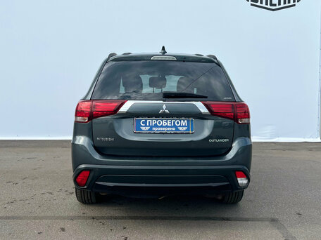 2018 Mitsubishi Outlander III Рестайлинг 2, серый, 1730000 рублей, вид 5