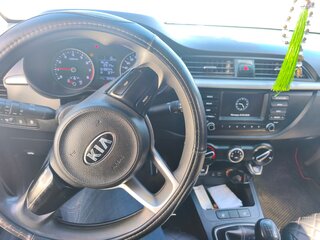 2019 Kia Rio IV, чёрный, 715000 рублей, вид 5