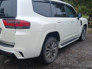 2022 Toyota Land Cruiser 300 Series, белый, 9220000 рублей, вид 4