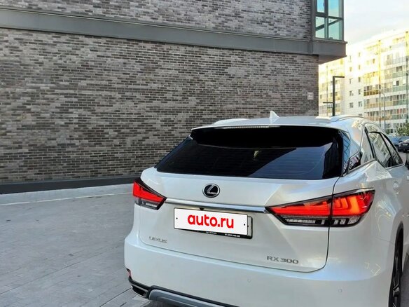 2021 Lexus RX 300 IV Рестайлинг, белый, 5550000 рублей - вид 4