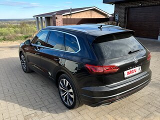 2019 Volkswagen Touareg III, чёрный, 4850000 рублей, вид 5