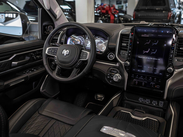 2026 Ram 1500 Crew Cab V Рестайлинг, белый - вид 28