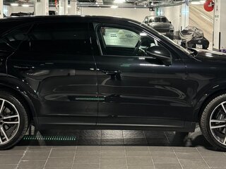 2022 Porsche Cayenne III, чёрный, 8500000 рублей, вид 2
