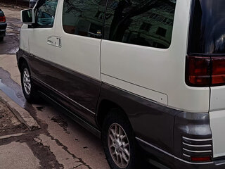 1997 Nissan Elgrand I (E50), белый, 1200000 рублей, вид 5