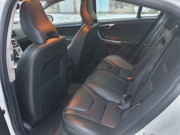 2016 Volvo S60 II Рестайлинг, белый - вид 19