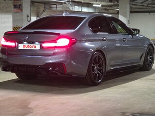 2017 BMW 5 серии 540i xDrive VII (G30/G31/G38), серый, 4400000 рублей, вид 3