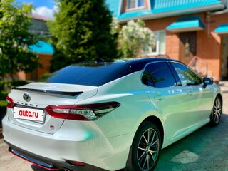 2021 Toyota Camry VIII (XV70) Рестайлинг, белый, 3350000 рублей, вид 5