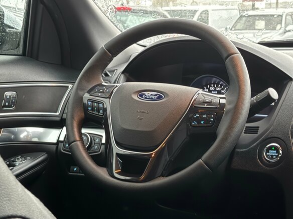 2017 Ford Explorer V Рестайлинг 2, белый, 2700000 рублей - вид 10