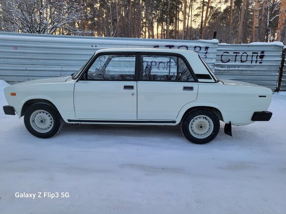 1997 Lada (ВАЗ) 2105, белый - вид 9