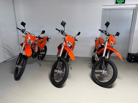 2025 KTM 300 EXC, оранжевый, 1400000 рублей, вид 3