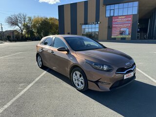 2022 Kia Ceed III Рестайлинг, коричневый, 2250000 рублей, вид 1