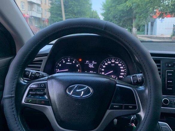 2017 Hyundai Elantra VI (AD), белый, 1170000 рублей - вид 5