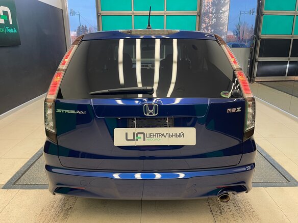 2011 Honda Stream II Рестайлинг, синий, 1400000 рублей - вид 4